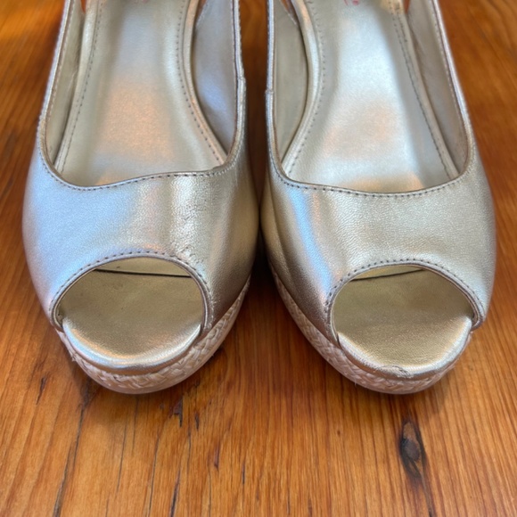 Lilly Pulitzer Gigi Wedge Sandals Women's Gold Metallic Size‎ 8 EUC - Picture 6 of 15